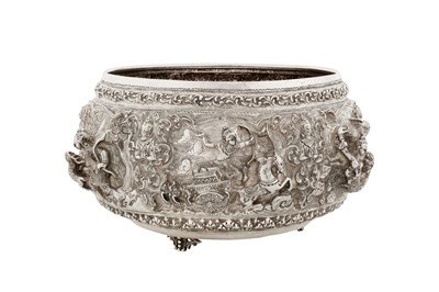 Lot A mid-20th century Thai unmarked silver bowl, Chiang Mai circa 1950