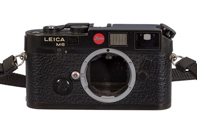 Lot 265 - A Leica M6 Rangefinder Camera Body