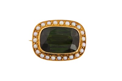 Lot 35 - A TOURMALINE AND PEARL BROOCH