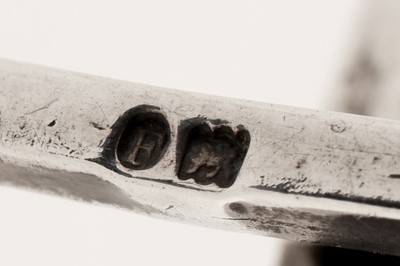 Lot 80 - A pair of late 19th century German sterling silver menu holders, Hanau by Neresheimer, import marks for London 1896 by Berthold Muller