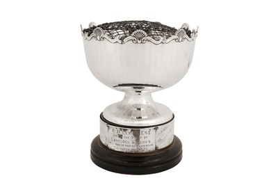 Lot 303 - A George V sterling silver footed bowl, Birmingham 1919 by William Henry Sparrow