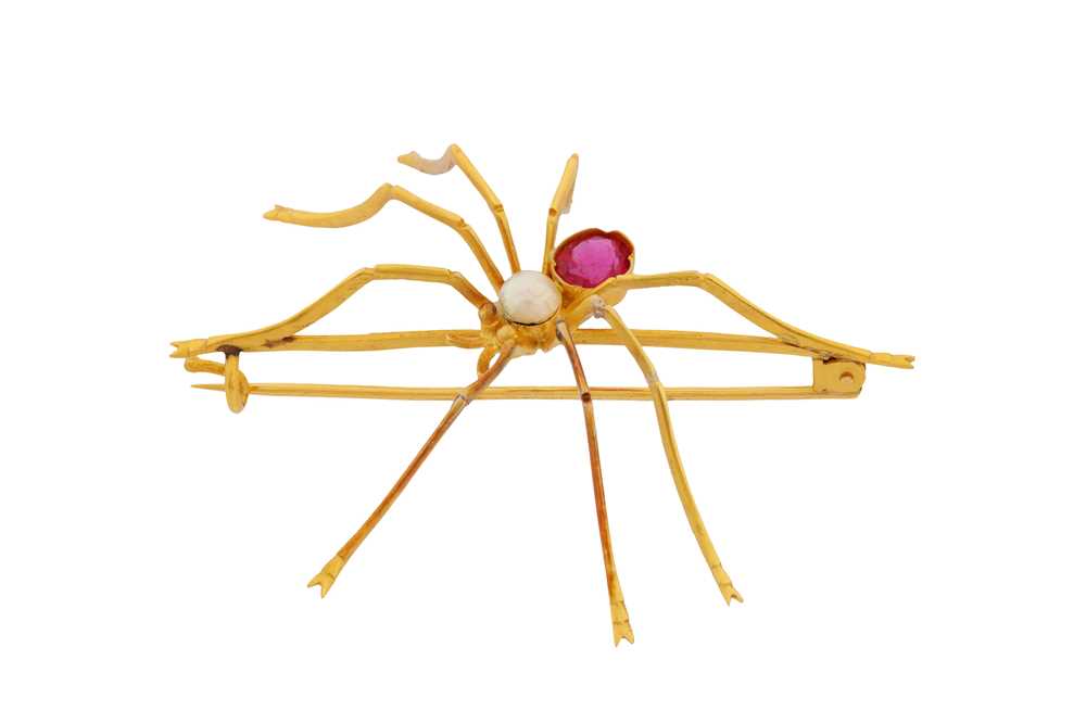 Lot 16 - A GEM-SET SPIDER BROOCH