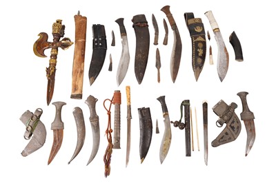 Lot 141 - A COLLECTION OF ANTIQUE AND LATER EASTERN BLADED WEAPONS