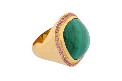 Lot 130 - A MALACHITE AND PINK SAPPHIRE RING