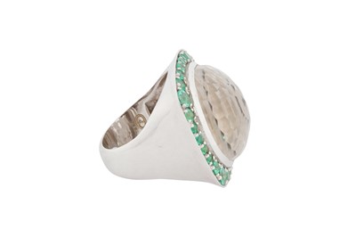 Lot 133 - A ROCK CRYSTAL AND EMERALD RING