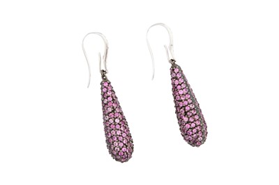 Lot 103 - A PAIR OF PINK SAPPHIRE EARRINGS