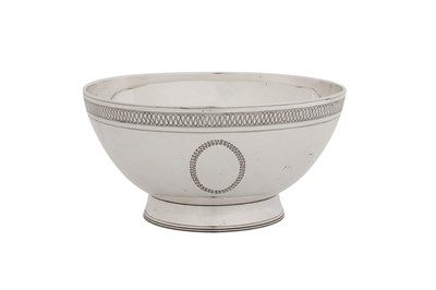 Lot 362 - A George III Scottish sterling silver bowl, Edinburgh 1801 by Robert Gray of Glasgow