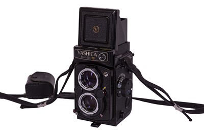 Lot 1118 - A Yashica 124G TLR Camera