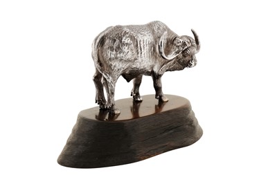 Lot 62 - A contemporary Zimbabwean sterling silver model of a water buffalo, Harare 2014 by Patrick Mavros