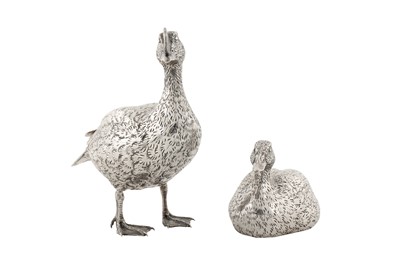 Lot 61 - A pair of contemporary Zimbabwean sterling silver models of knob-billed ducks, Harare 1998/ 1999 by Patrick Mavros