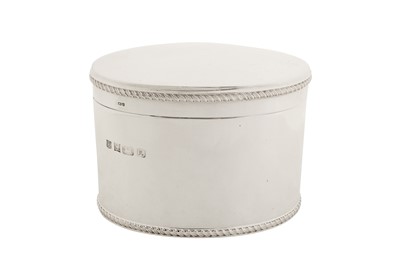 Lot 287 - An Elizabeth II sterling silver biscuit box, Birmingham 1997 by Barker Ellis and Co