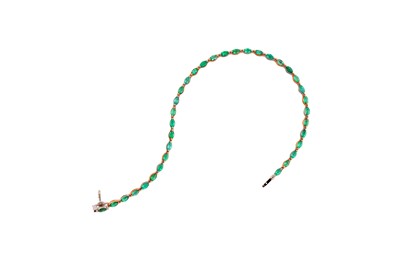 Lot 132 - AN EMERALD LINE BRACELET