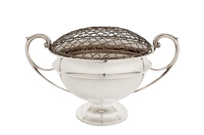 Lot 302 - A George V sterling silver twin handled bowl, Sheffield 1913 by Martin, Hall and Co Ltd