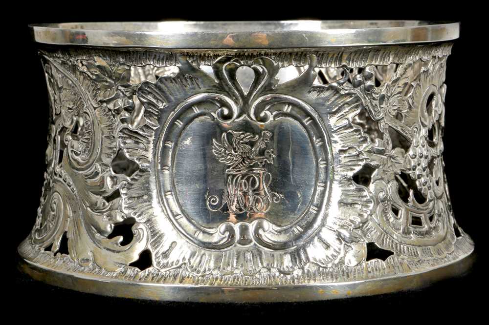 Lot 330 - A rare antique Irish Sterling Silver dish ring...