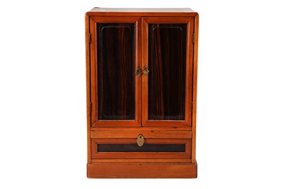 Lot 296 - A SMALL CHINESE WOOD TABLETOP CABINET