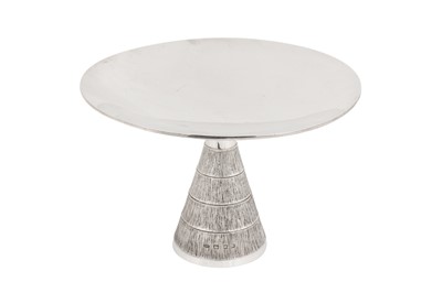 Lot 267 - An Elizabeth II modernist sterling silver tazza or stand, London 1974 by Christopher Nigel Lawrence (b. 1936)