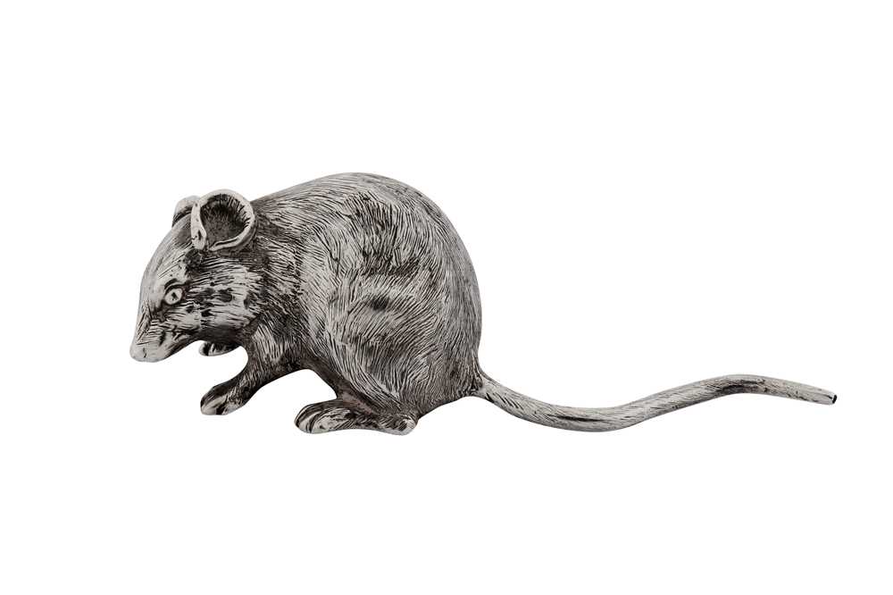 Lot 44 - An Elizabeth II sterling silver model of a mouse London 1993, maker's mark obscured