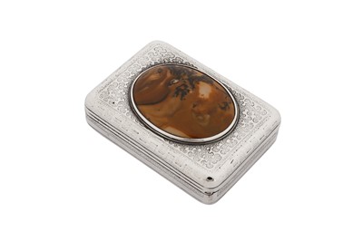 Lot 3 - A George III sterling silver and mocha stone snuff box, London 1805 by Thomas Phipps and Edward Robinson
