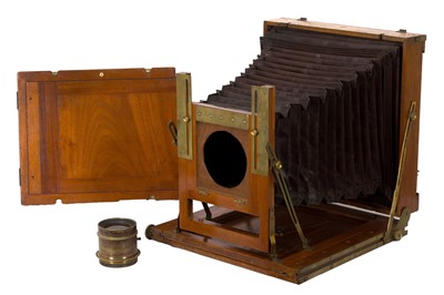 Lot 1005 - An Unmarked 12x10 Mahogany & Brass Field Camera