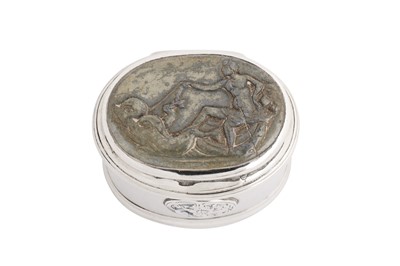 Lot 13 - A George III silver and cameo set nutmeg grater, London circa 1790 by I.K