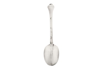 Lot 423 - A Charles II sterling silver spoon, London 1673 by RH above a cinquefoil ? (untraced)