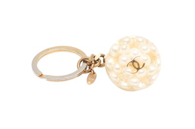 Lot 431 - Chanel Ivory Pearl Ball CC Keychain