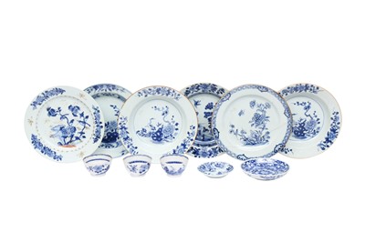 Lot 446 - A GROUP OF CHINESE EXPORT BLUE AND WHITE PORCELAIN