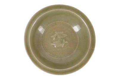 Lot 659 - A CHINESE LONGQUAN CELADON 'TWIN FISH' DISH