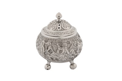 Lot 193 - An early 20th century Persian (Iranian) silver pepper pot, Isfahan circa 1910, mark of Ja'far