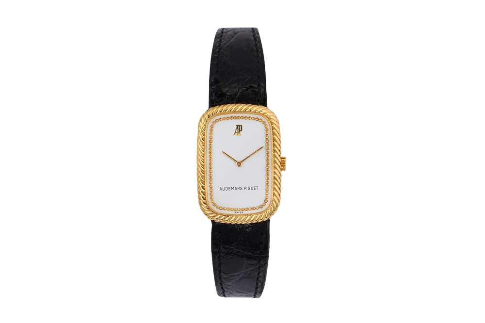 Lot 476 - AUDEMARS PIGUET DRESS WATCH - 18K GOLD