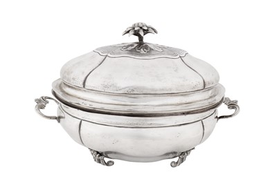 Lot A Charles III late 18th century Spanish silver soup tureen, Salamanca circa 1780, by M. Clemente y Román, assayer Juan Ignacio Montero (active 1759-81)