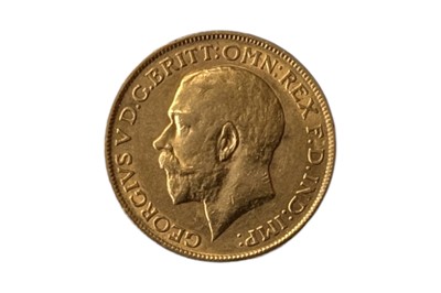 Lot 37 - George V (1910 - 1936), 1911 SOVEREIGN.