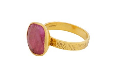 Lot 91 - A PINK SAPPHIRE RING, CIRCA 2011