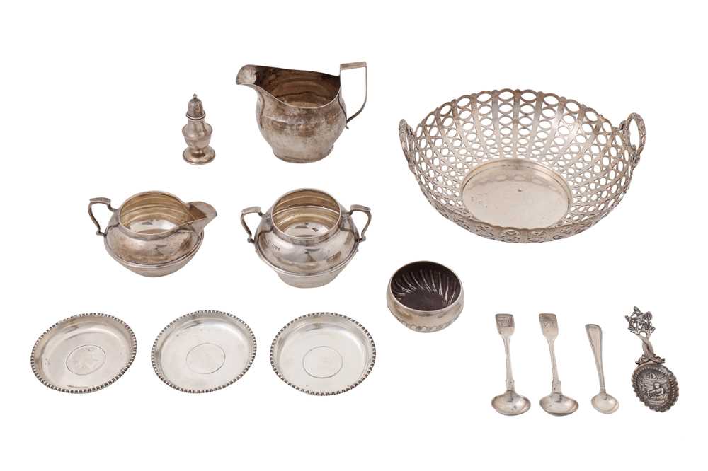 Lot 248 - A George V sterling silver basket, Birmingham 1910 by Mapping and Webb