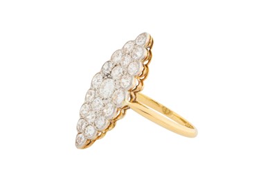 Lot 68 - A DIAMOND MARQUISE-SHAPED RING