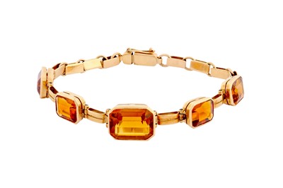 Lot 145 - A CITRINE BRACELET