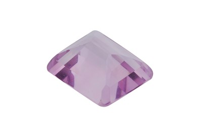 Lot 86 - AN AMETHYST RING