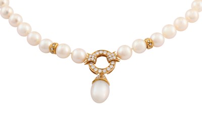 Lot 178 - POSSIBLY BY TECLA Ι A DIAMOND CULTURED PEARL NECKLACE