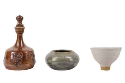 Lot 95 - ROSEMARY WREN (BRITISH 1922-2013) FOR OXSHOTT POTTERY