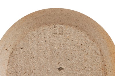 Lot 197 - BRITISH STUDIO POTTERY