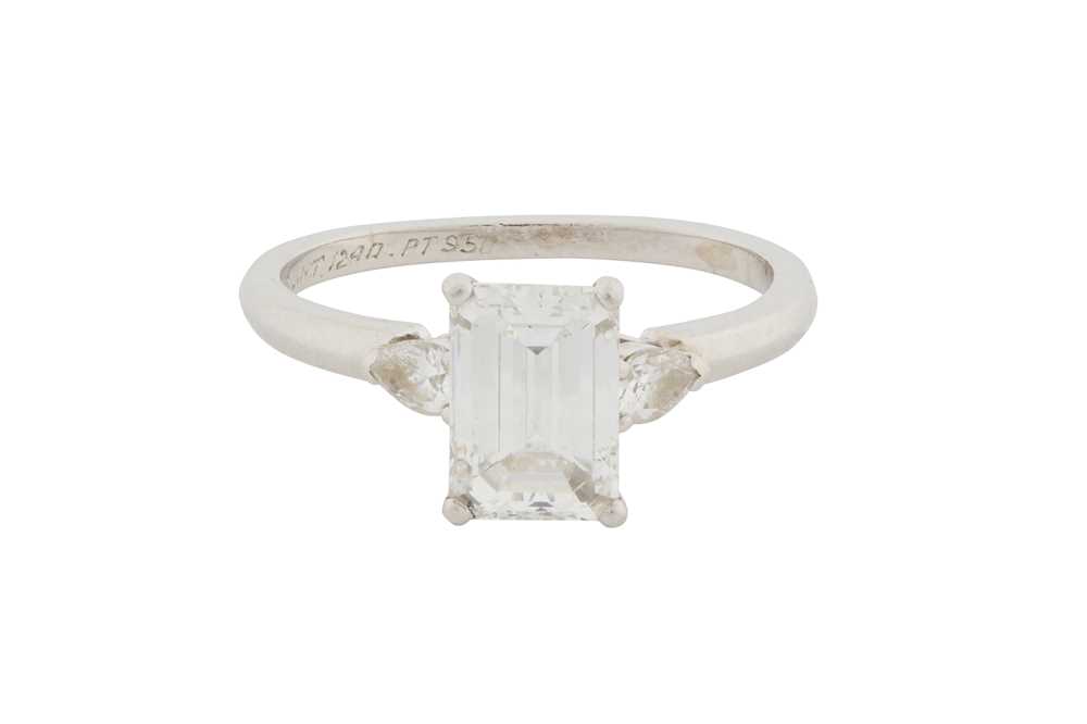 Lot 303 - VAN CLEEF & ARPELS Ι A THREE-STONE DIAMOND RING