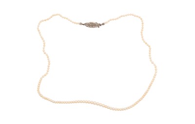Lot 11 - A SINGLE-STRAND PEARL NECKLACE