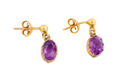 Lot 84 - AN AMETHYST BRACELET AND EARRING SUITE