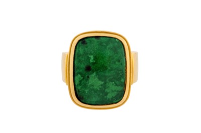 Lot 229 - A CHRYSOCOLLA RING