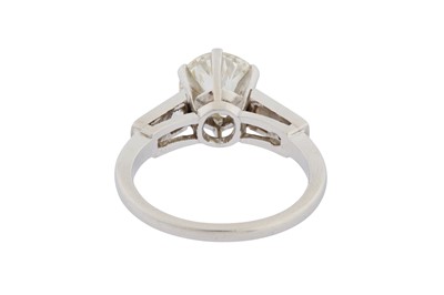 Lot 72 - A SINGLE-STONE DIAMOND RING