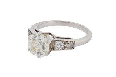 Lot 72 - A SINGLE-STONE DIAMOND RING