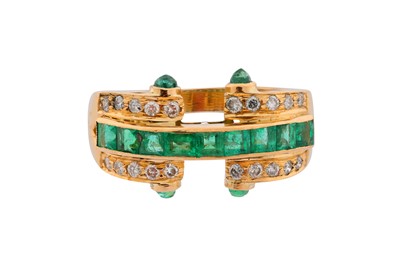 Lot 224 - AN EMERALD AND DIAMOND RING