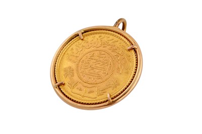 Lot 155 - A COIN PENDANT