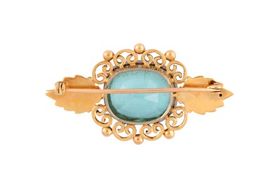 Lot 119 - AN AQUAMARINE BROOCH