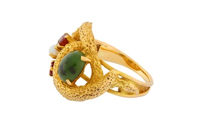 Lot 159 - A MULTI GEM-SET RING